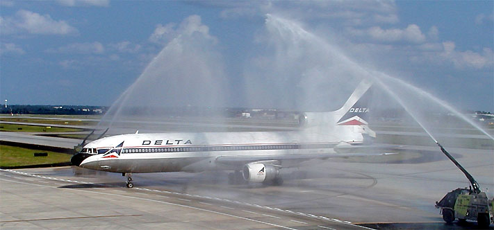 Delta Lockheed L-1011 TriStar receiving a water cannon salute after its final flight in Atlanta